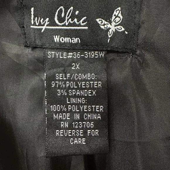 Ivy Chic Open Front Jacket Women's Size 2X Red Black Abstract Swirl Studded Trim - Picture 9 of 12